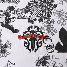 画像をギャラリービューアに読み込む, CHROME HEARTS クロムハーツ HALF SLEEVE T-SHIRT MULTI MOTIF ポケットTシャツ CHクロス セメタリークロス ホースシュー ダガー スター スクロールロゴ フォティ ホワイト XLサイズ 美品 中古 4a004550
