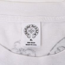 画像をギャラリービューアに読み込む, CHROME HEARTS クロムハーツ HALF SLEEVE T-SHIRT MULTI MOTIF ポケットTシャツ CHクロス セメタリークロス ホースシュー ダガー スター スクロールロゴ フォティ ホワイト XLサイズ 美品 中古 4a004550
