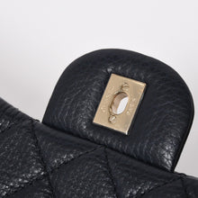 画像をギャラリービューアに読み込む, 新品同様 CHANEL シャネル ジャンボ マトラッセ XL ショルダーバッグ ネイビー 30番台 チェーンショルダー デカマト 中古 4a004770