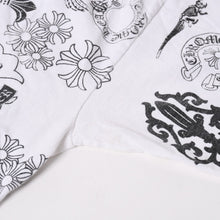 画像をギャラリービューアに読み込む, CHROME HEARTS クロムハーツ HALF SLEEVE T-SHIRT MULTI MOTIF ポケットTシャツ CHクロス セメタリークロス ホースシュー ダガー スター スクロールロゴ フォティ ホワイト XLサイズ 美品 中古 4a004550