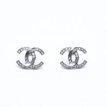画像をギャラリービューアに読み込む, 極美品 CHANEL シャネル イヤリング ピアス Coco Mark ココマーク A18P刻印 重量約2.93g シルバー ラインストーン 中古 4a004564