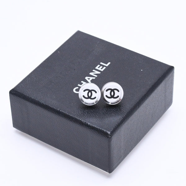 Very good condition CHANEL button earrings silver here mark mirror weight approx. 4.15g 08V engraved silver used 4a004562