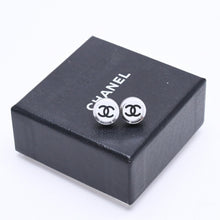 画像をギャラリービューアに読み込む, 極美品 CHANEL シャネル ボタンピアス シルバー ココマーク ミラー 重量約4.15g 08V刻印 シルバー 中古 4a004562