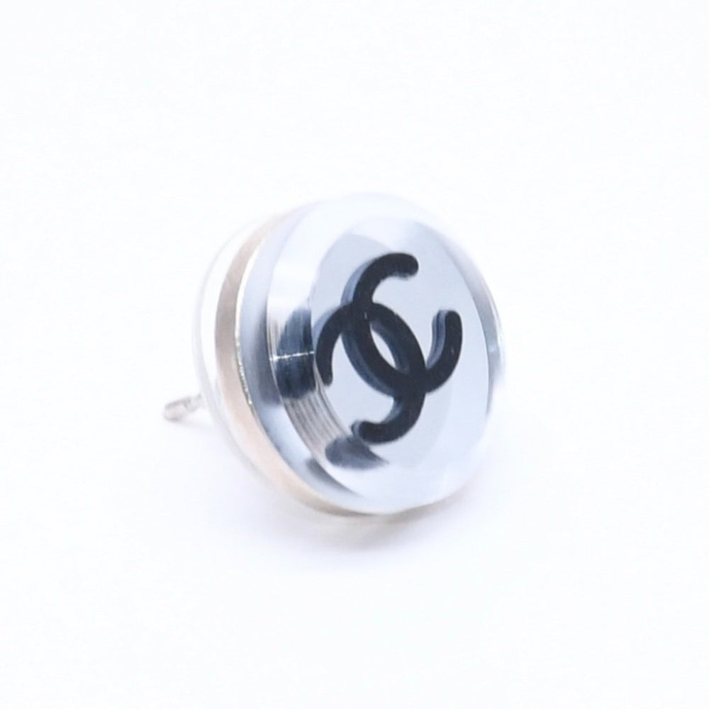 Very good condition CHANEL button earrings silver here mark mirror weight approx. 4.15g 08V stamp silver used 4a004562
