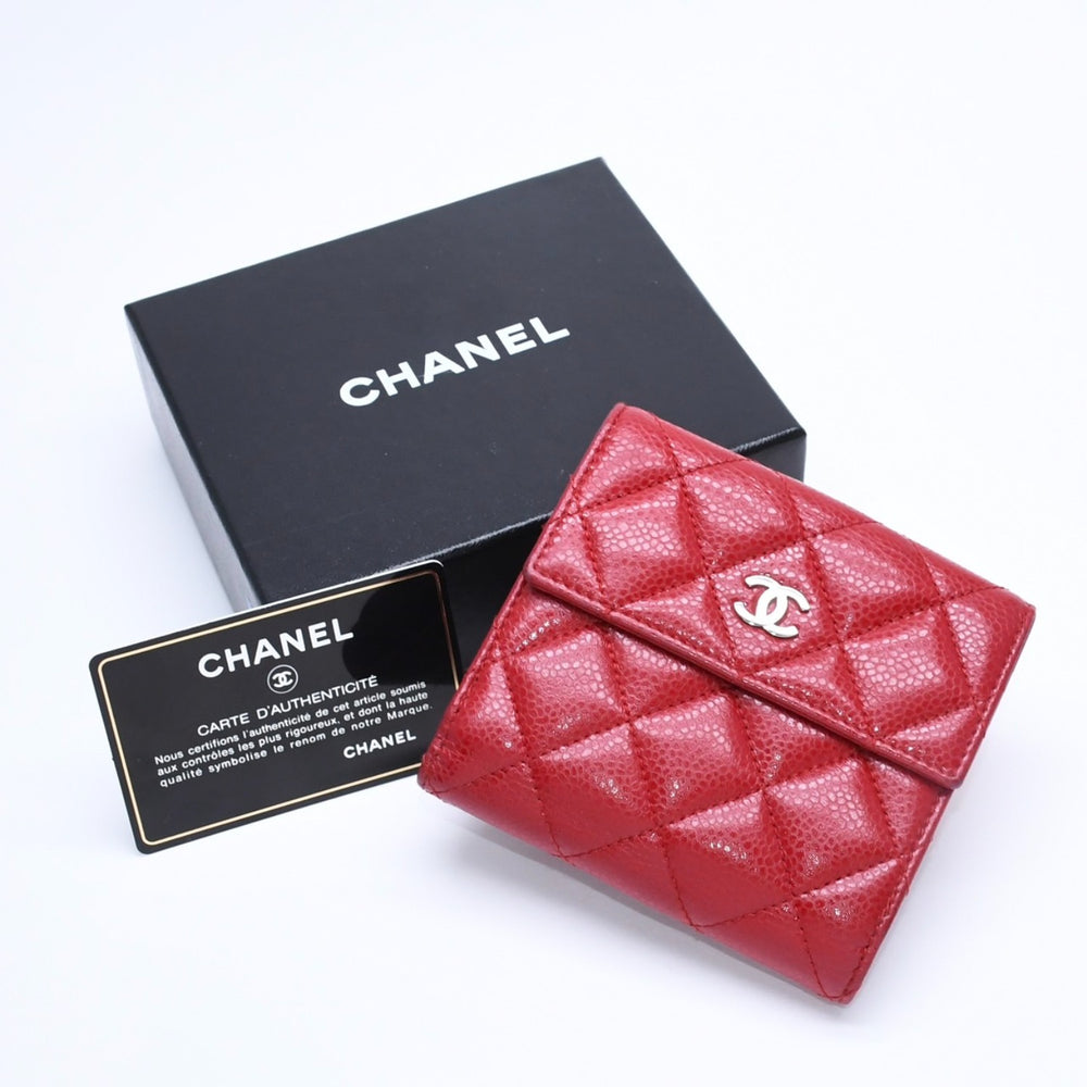 CHANEL シャネル コンパクトウォレット 二つ折り財布 16番台 ココマーク キャビアスキン レッド シルバー金具 美品 中古 4a004717
