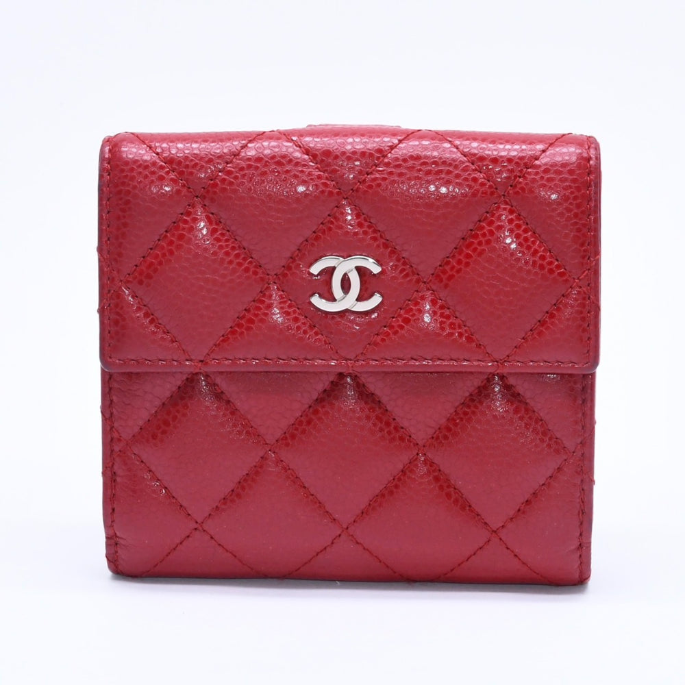 CHANEL シャネル コンパクトウォレット 二つ折り財布 16番台 ココマーク キャビアスキン レッド シルバー金具 美品 中古 4a004717