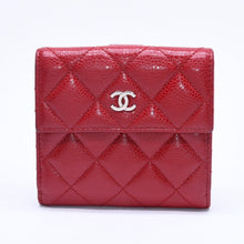 画像をギャラリービューアに読み込む, CHANEL シャネル コンパクトウォレット 二つ折り財布 16番台 ココマーク キャビアスキン レッド シルバー金具 美品 中古 4a004717