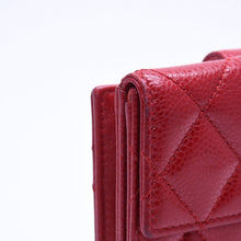画像をギャラリービューアに読み込む, CHANEL シャネル コンパクトウォレット 二つ折り財布 16番台 ココマーク キャビアスキン レッド シルバー金具 美品 中古 4a004717