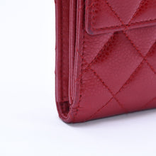 画像をギャラリービューアに読み込む, CHANEL シャネル コンパクトウォレット 二つ折り財布 16番台 ココマーク キャビアスキン レッド シルバー金具 美品 中古 4a004717
