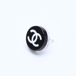 極美品 CHANEL シャネル ピアス イヤリング ココマークボタン ブラック 黒 05P刻印 重量約1.14g 中古 4a004568