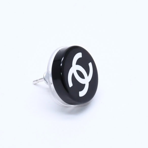 極美品 CHANEL シャネル ピアス イヤリング ココマークボタン ブラック 黒 05P刻印 重量約1.14g 中古 4a004568