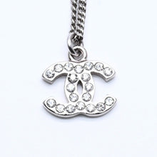 Load image into Gallery viewer, CHANEL シャネル ネックレス Coco Mark ココマーク シルバー ラインストーン 09V刻印 重量約5.63g 美品 中古 4a004554