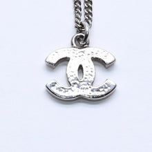 Load image into Gallery viewer, CHANEL シャネル ネックレス Coco Mark ココマーク シルバー ラインストーン 09V刻印 重量約5.63g 美品 中古 4a004554