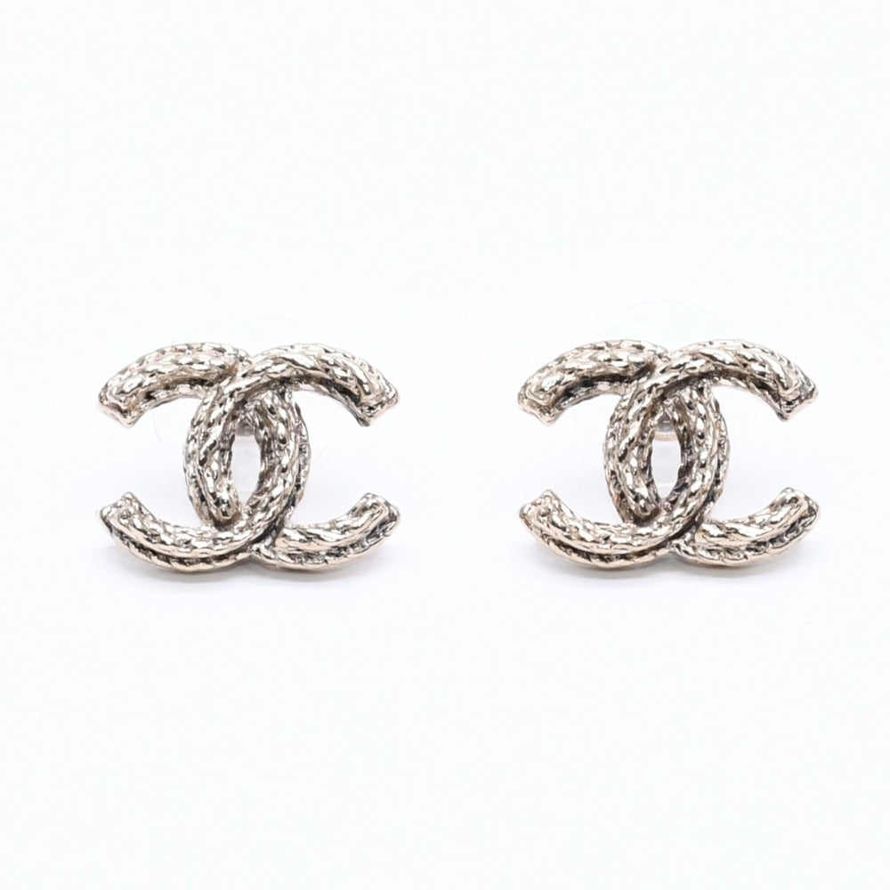 CHANEL Chanel Earrings Coco Mark Chain Motif Gold 10A Engraved Weight Approx. 6.79g Good Condition Used 4a004572