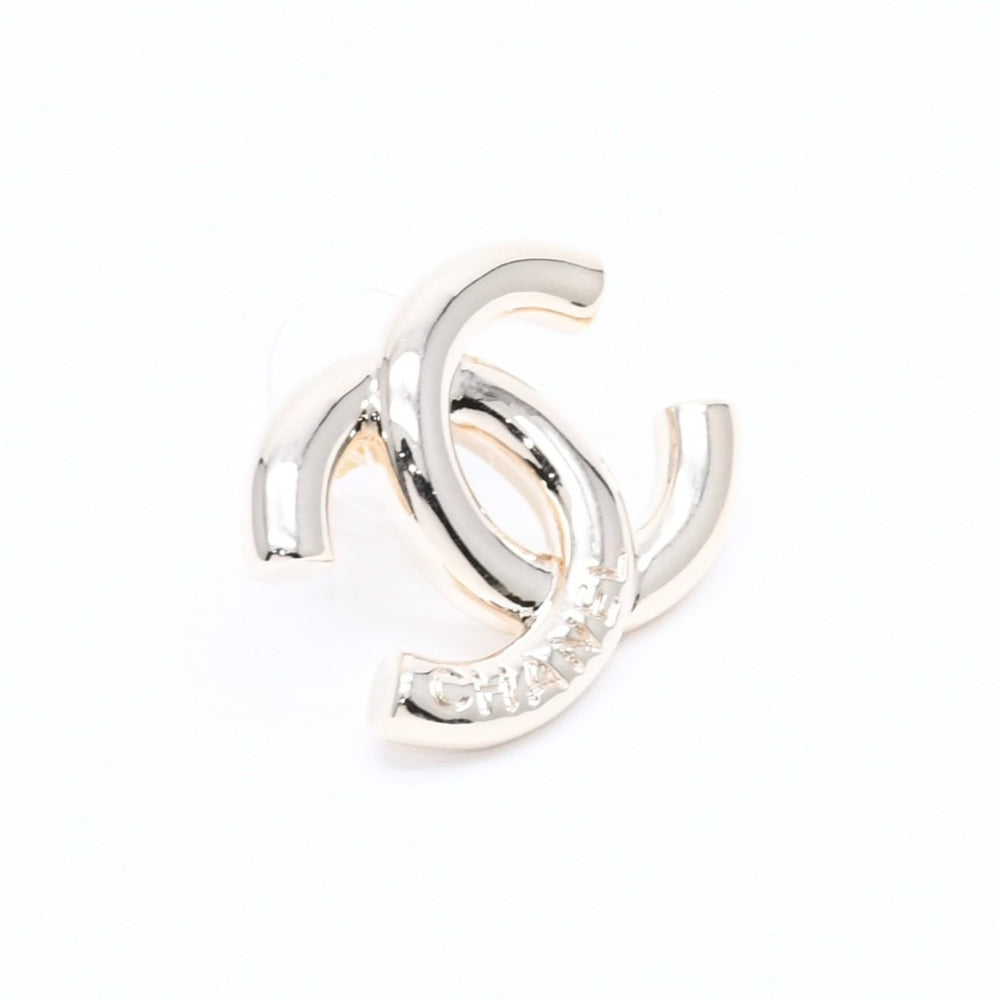 Very good condition CHANEL Earrings Coco Mark Coco Mark Light gold 25P stamp Weight approx. 18.07g Used 4a004563