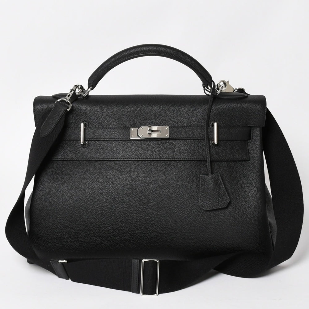 Like new HERMES Maxi Kelly 42 Handbag B engraved Togo Noir SV hardware Made in 2023 Inside stitching Used 4a004578