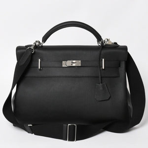 Like new HERMES Maxi Kelly 42 Handbag B engraved Togo Noir SV hardware Made in 2023 Inside stitching Used 4a004578
