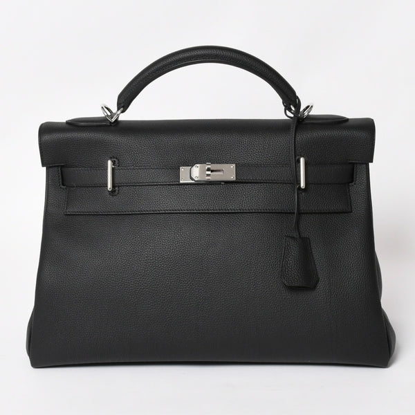 Like new HERMES Maxi Kelly 42 Handbag B engraved Togo Noir SV hardware Made in 2023 Inside stitching Used 4a004578