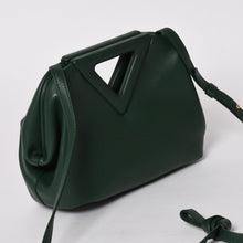 画像をギャラリービューアに読み込む, 極美品 BOTTEGA VENETA ボッテガヴェネタ トライアングル ポイント スモール ショルダーバッグ グリーン 658476 中古 4a004587