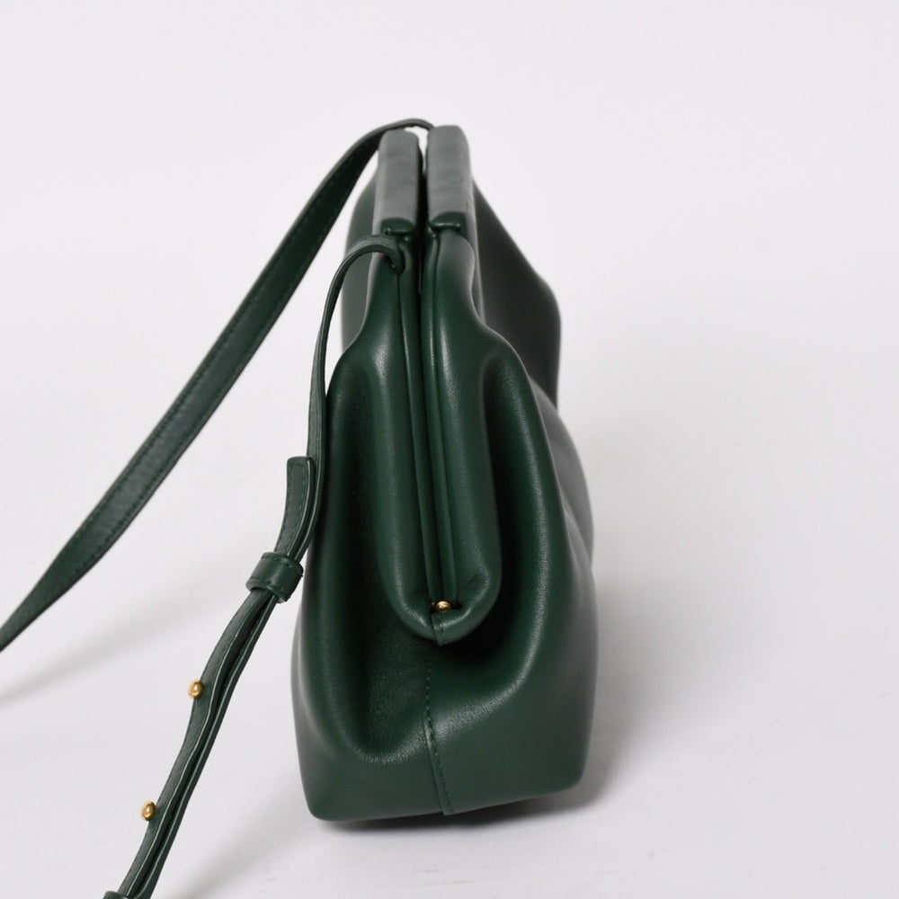 Very Good Condition BOTTEGA VENETA Bottega Veneta Triangle Point Small Shoulder Bag Green 658476 Used 4a004587
