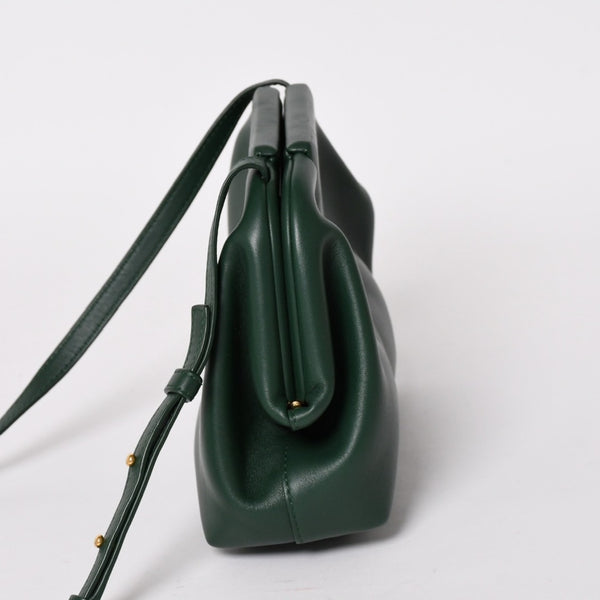 極美品 BOTTEGA VENETA ボッテガヴェネタ トライアングル ポイント スモール ショルダーバッグ グリーン 658476 中古 4a004587