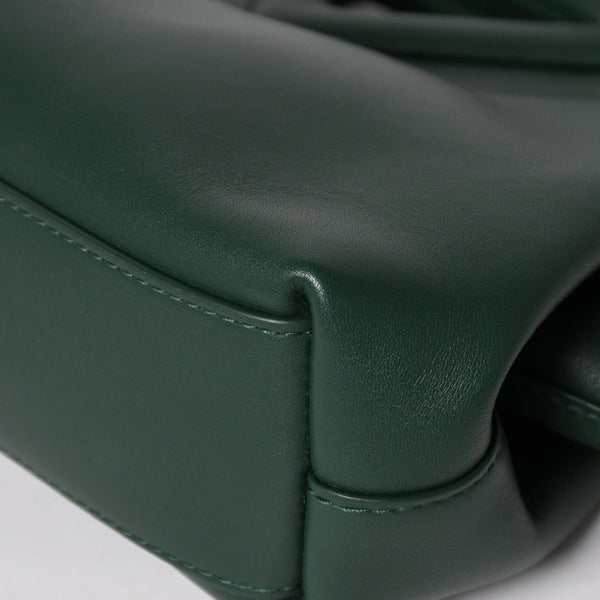 極美品 BOTTEGA VENETA ボッテガヴェネタ トライアングル ポイント スモール ショルダーバッグ グリーン 658476 中古 4a004587