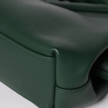 画像をギャラリービューアに読み込む, 極美品 BOTTEGA VENETA ボッテガヴェネタ トライアングル ポイント スモール ショルダーバッグ グリーン 658476 中古 4a004587