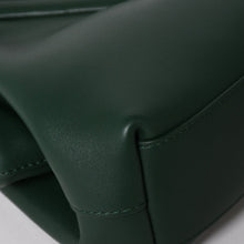 画像をギャラリービューアに読み込む, 極美品 BOTTEGA VENETA ボッテガヴェネタ トライアングル ポイント スモール ショルダーバッグ グリーン 658476 中古 4a004587