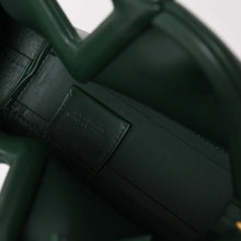 画像をギャラリービューアに読み込む, 極美品 BOTTEGA VENETA ボッテガヴェネタ トライアングル ポイント スモール ショルダーバッグ グリーン 658476 中古 4a004587