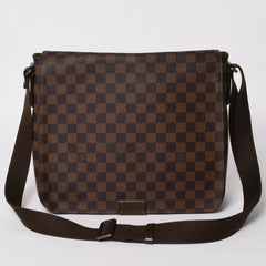 極美品 LOUIS VUITTON ルイ ヴィトン ディストリクトMM ショルダーバッグ ダミエキャンバス N41212 ブラウン 中古 4a004590