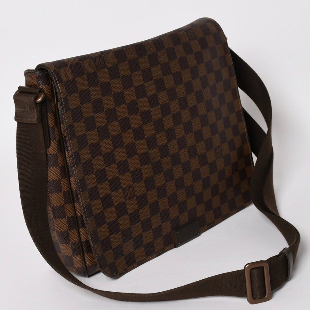 極美品 LOUIS VUITTON ルイ ヴィトン ディストリクトMM ショルダーバッグ ダミエキャンバス N41212 ブラウン 中古 4a004590