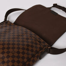 画像をギャラリービューアに読み込む, 極美品 LOUIS VUITTON ルイ ヴィトン ディストリクトMM ショルダーバッグ ダミエキャンバス N41212 ブラウン 中古 4a004590