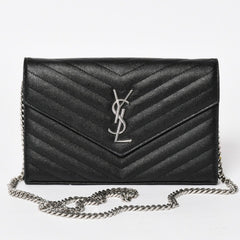 極美品 SAINT LAURENT サンローラン カサンドラ レザー チェーンウォレット キャビアスキン ブラック シルバー金具 中古 4a004629