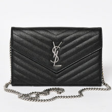 画像をギャラリービューアに読み込む, 極美品 SAINT LAURENT サンローラン カサンドラ レザー チェーンウォレット キャビアスキン ブラック シルバー金具 中古 4a004629