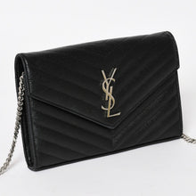 画像をギャラリービューアに読み込む, 極美品 SAINT LAURENT サンローラン カサンドラ レザー チェーンウォレット キャビアスキン ブラック シルバー金具 中古 4a004629