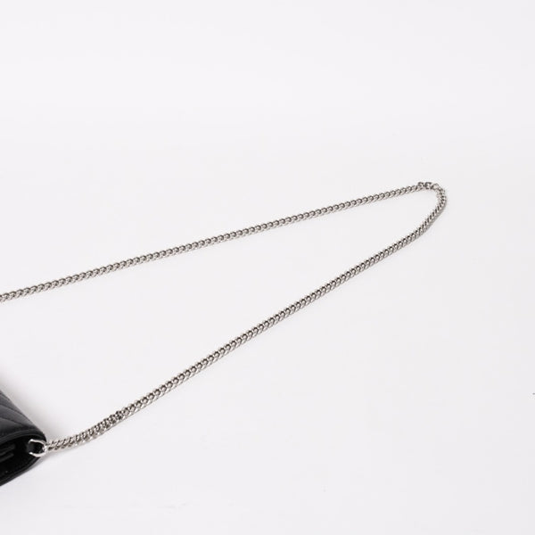 極美品 SAINT LAURENT サンローラン カサンドラ レザー チェーンウォレット キャビアスキン ブラック シルバー金具 中古 4a004629