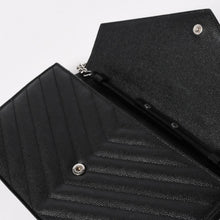画像をギャラリービューアに読み込む, 極美品 SAINT LAURENT サンローラン カサンドラ レザー チェーンウォレット キャビアスキン ブラック シルバー金具 中古 4a004629