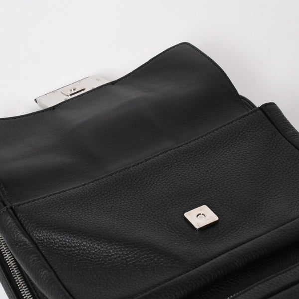 極美品 FENDI フェンディ バケットパック リュック デイパック セレリア 7VZ047 レザー ブラック シルバー金具 中古 4a004584