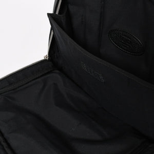 極美品 FENDI フェンディ バケットパック リュック デイパック セレリア 7VZ047 レザー ブラック シルバー金具 中古 4a004584