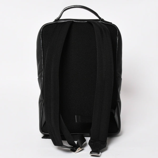 極美品 FENDI フェンディ バケットパック リュック デイパック セレリア 7VZ047 レザー ブラック シルバー金具 中古 4a004584