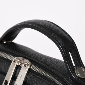 極美品 FENDI フェンディ バケットパック リュック デイパック セレリア 7VZ047 レザー ブラック シルバー金具 中古 4a004584
