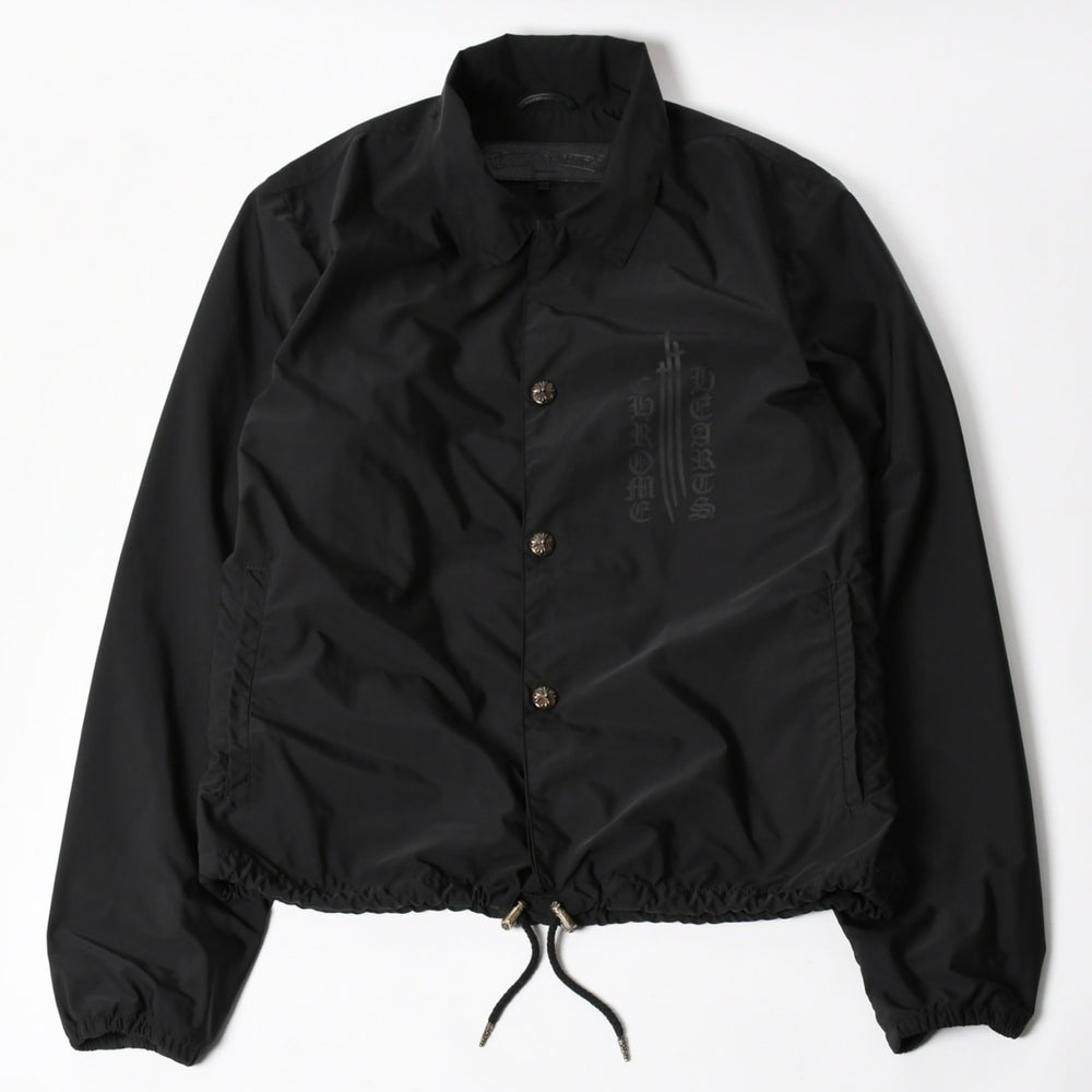 極美品 CHROME HEARTS クロムハーツ リギンス ファブリック ナイロンコーチジャケット オールドイングリッシュフォント ブラック RS3 Mサイズ 中古 4a004637