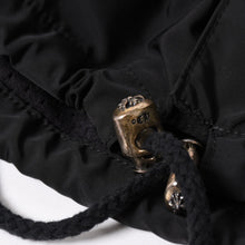 画像をギャラリービューアに読み込む, 極美品 CHROME HEARTS クロムハーツ リギンス ファブリック ナイロンコーチジャケット オールドイングリッシュフォント ブラック RS3 クロスボールボタン ドローコード シルバー925 Mサイズ 中古 4a004637