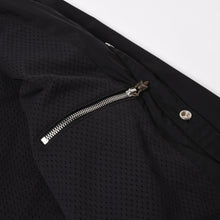 画像をギャラリービューアに読み込む, 極美品 CHROME HEARTS クロムハーツ リギンス ファブリック ナイロンコーチジャケット オールドイングリッシュフォント ブラック RS3 クロスボールボタン ドローコード シルバー925 Mサイズ 中古 4a004637