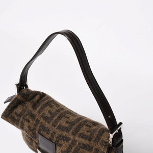 極美品 FENDI フェンディ マンマバケット ワンショルダーバッグ 26424 ズッカ柄 ウール レザー ブラウン 中古 4a004669