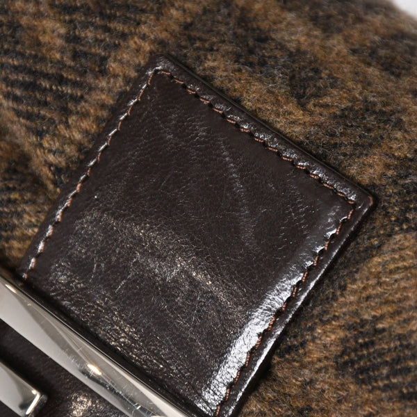 極美品 FENDI フェンディ マンマバケット ワンショルダーバッグ 26424 ズッカ柄 ウール レザー ブラウン 中古 4a004669