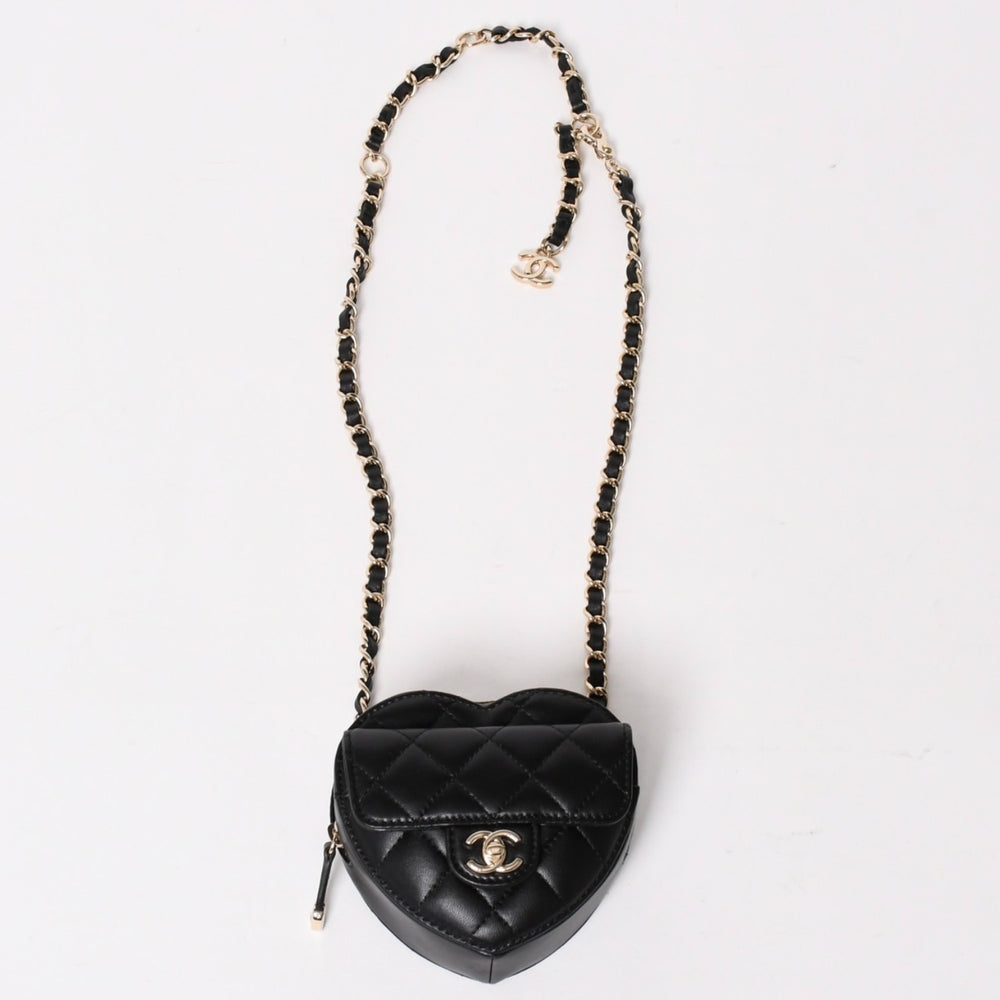 極美品 CHANEL シャネル チェーンクラッチバッグ AP2784 32番台 ココマーク ラムスキン ブラック ゴールド金具 中古 4a004747