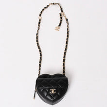 画像をギャラリービューアに読み込む, 極美品 CHANEL シャネル チェーンクラッチバッグ AP2784 32番台 ココマーク ラムスキン ブラック ゴールド金具 中古 4a004747