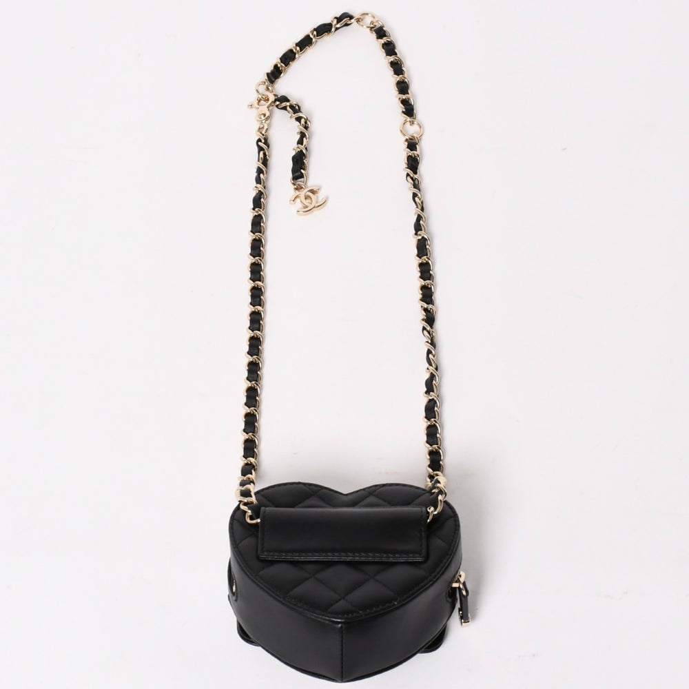 極美品 CHANEL シャネル チェーンクラッチバッグ AP2784 32番台 ココマーク ラムスキン ブラック ゴールド金具 中古 4a004747