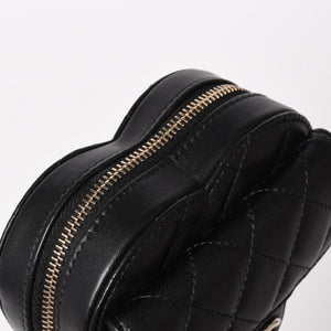 極美品 CHANEL シャネル チェーンクラッチバッグ AP2784 32番台 ココマーク ラムスキン ブラック ゴールド金具 中古 4a004747